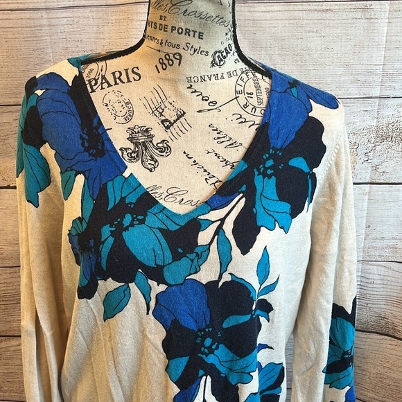 Chico’s Cool Floral Sweater Spun Cotton V-neck Long Sleeve Chicos Size 2 Large - Picture 3 of 11